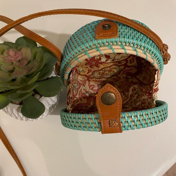 Stunning rattan woven purse - Picture 3 of 5